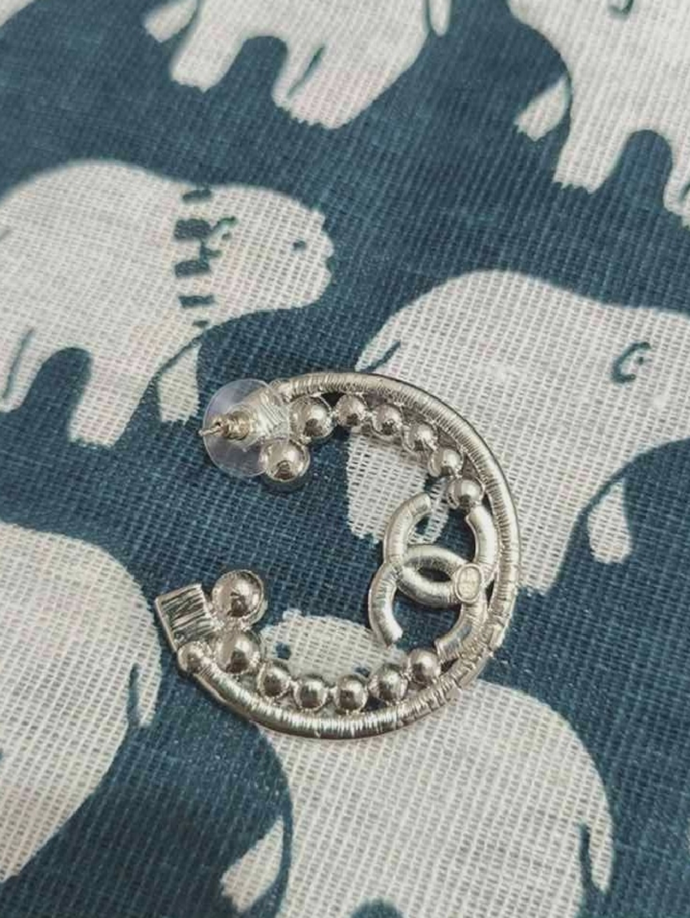 Chanel CC Crystal Silver Earrings - Picture 4 of 6